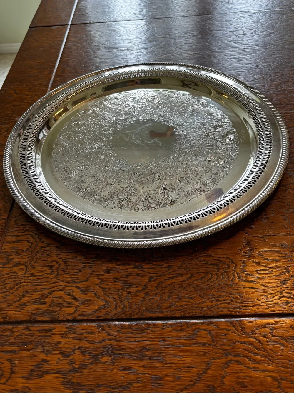 Ornate Silver Plated Platter 15” Round. Wm Rogers Vintage